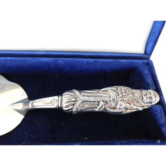 Godinger From Nordstrom Silver plate Santa Cake Server W/Box - Picture 2 of 2